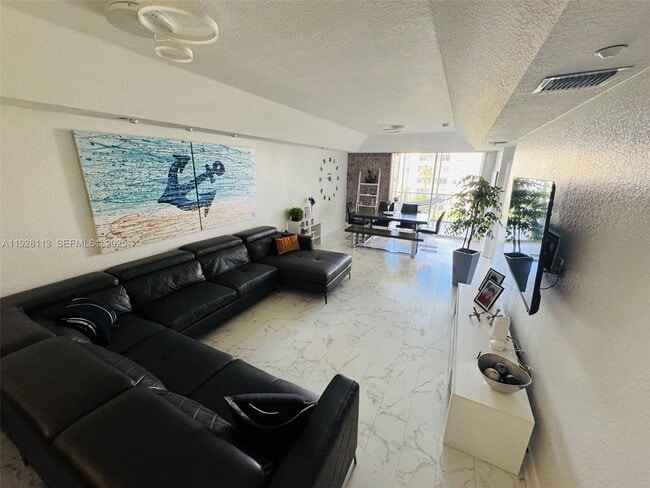 Foto del edificio - 10700 NW 66th St