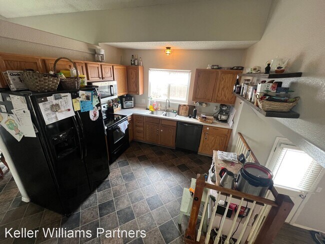 Building Photo - 5 br, 4 bath House - 1063 Clogger Ln