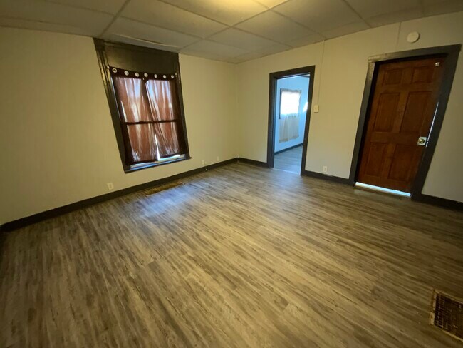 Foto del edificio - 12 S Beard St