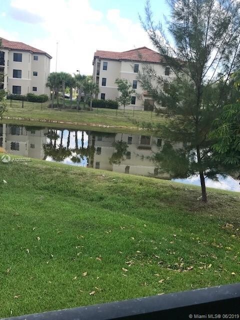 Primary Photo - 9423 Fontainebleau Blvd