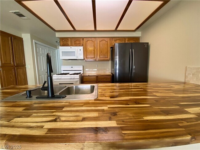 Foto del edificio - 313 Beethoven St