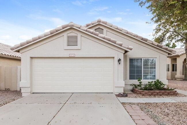 Building Photo - 873 W Sierra Madre Ave