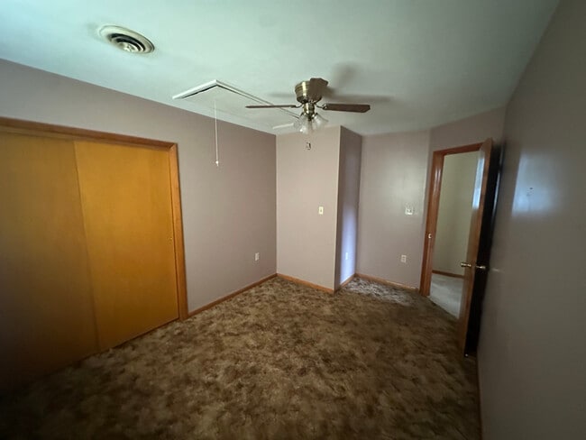 Foto del edificio - 7349 Waldman Ave