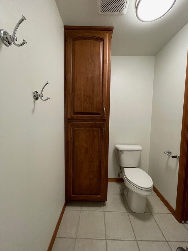 Note: Picture is similar to unit 2032 - 2032 River Point Ct