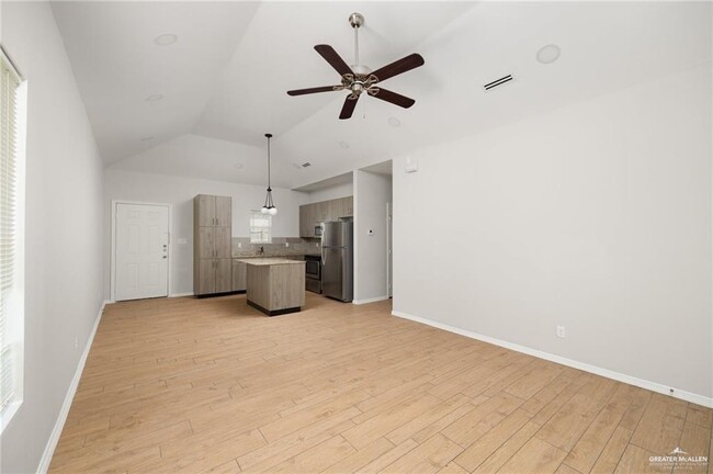 Building Photo - 6 E Eisenhower Ave