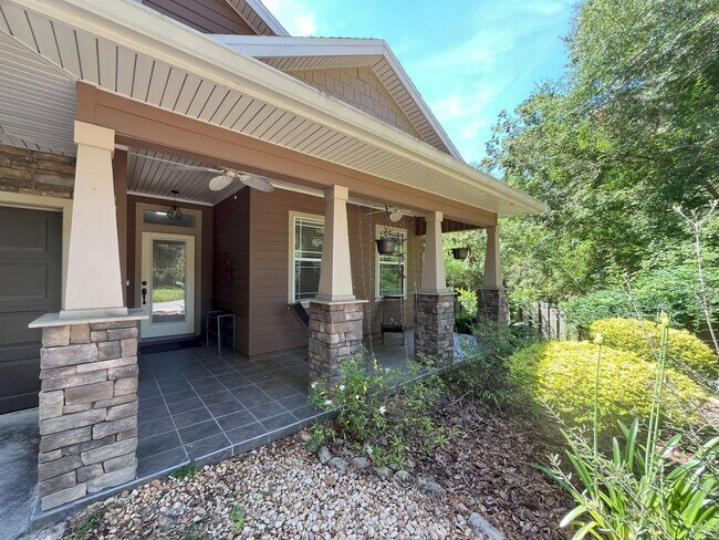 Building Photo - Private Oasis in Emerald Woods off NW 39th...