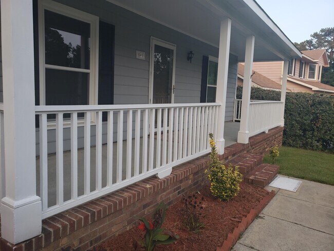 Foto del edificio - 541 Old Farm Rd