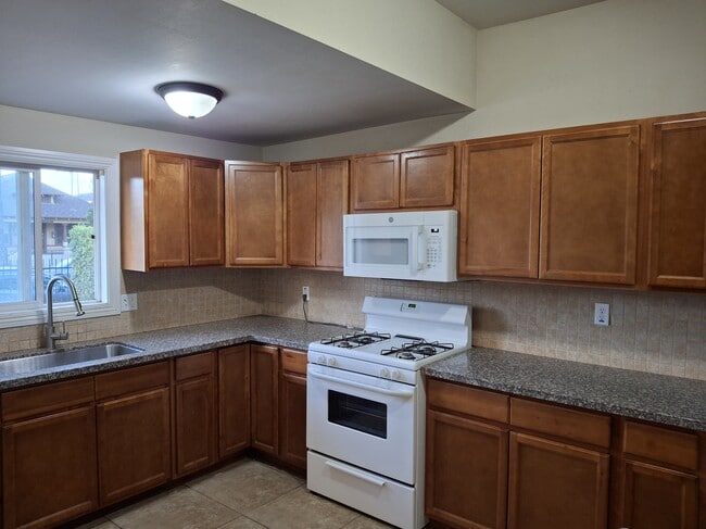 Foto del edificio - 1248 W 37th Dr