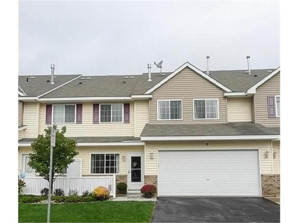 Primary Photo - 3553 Sterling Heights Dr