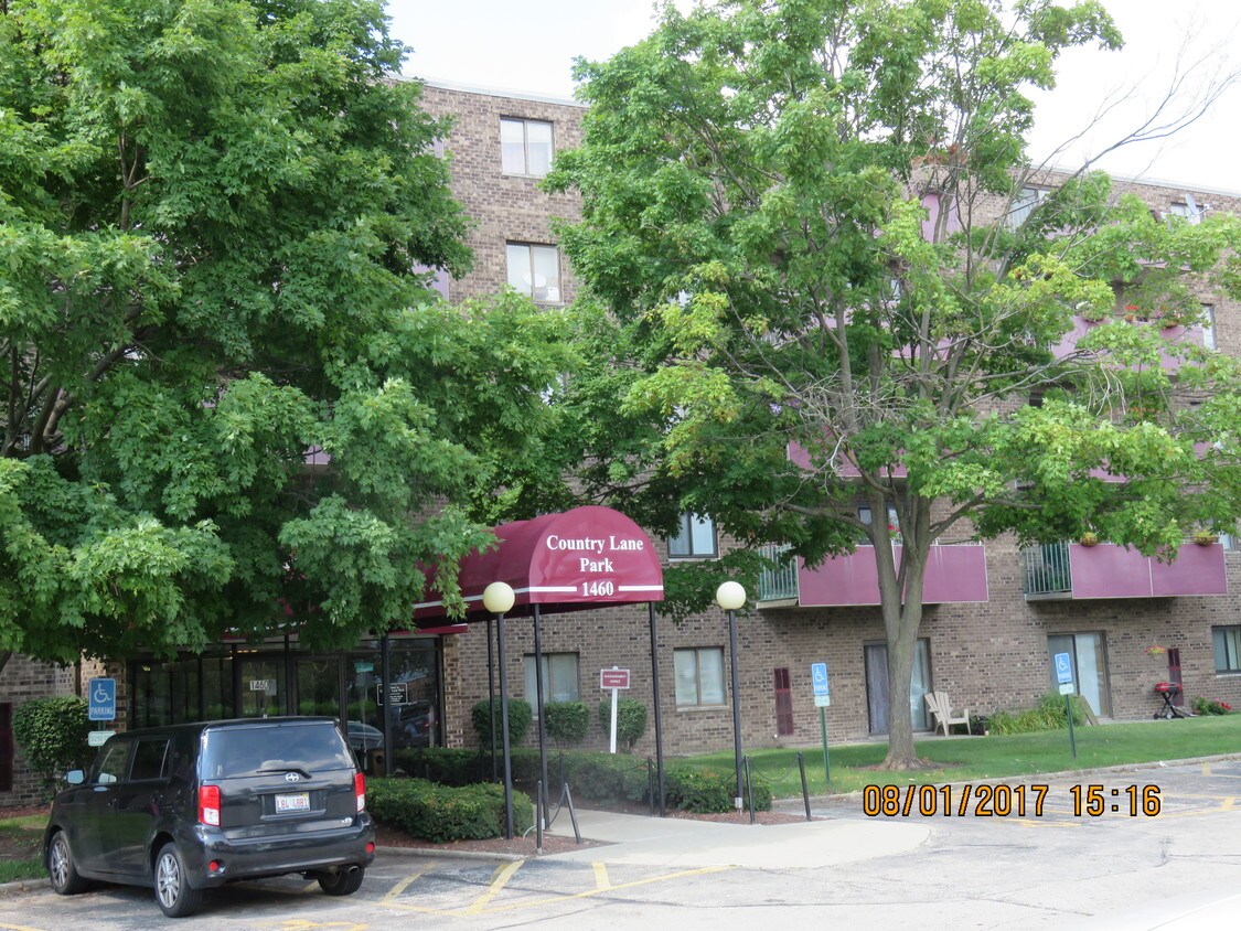 1460 Fairlane Dr, Schaumburg, IL 60193 Condo for Rent in Schaumburg