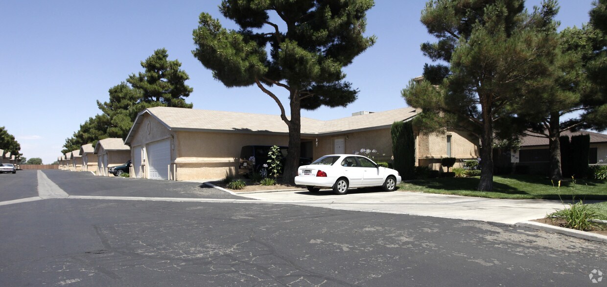 Primary Photo - 8890 G Ave