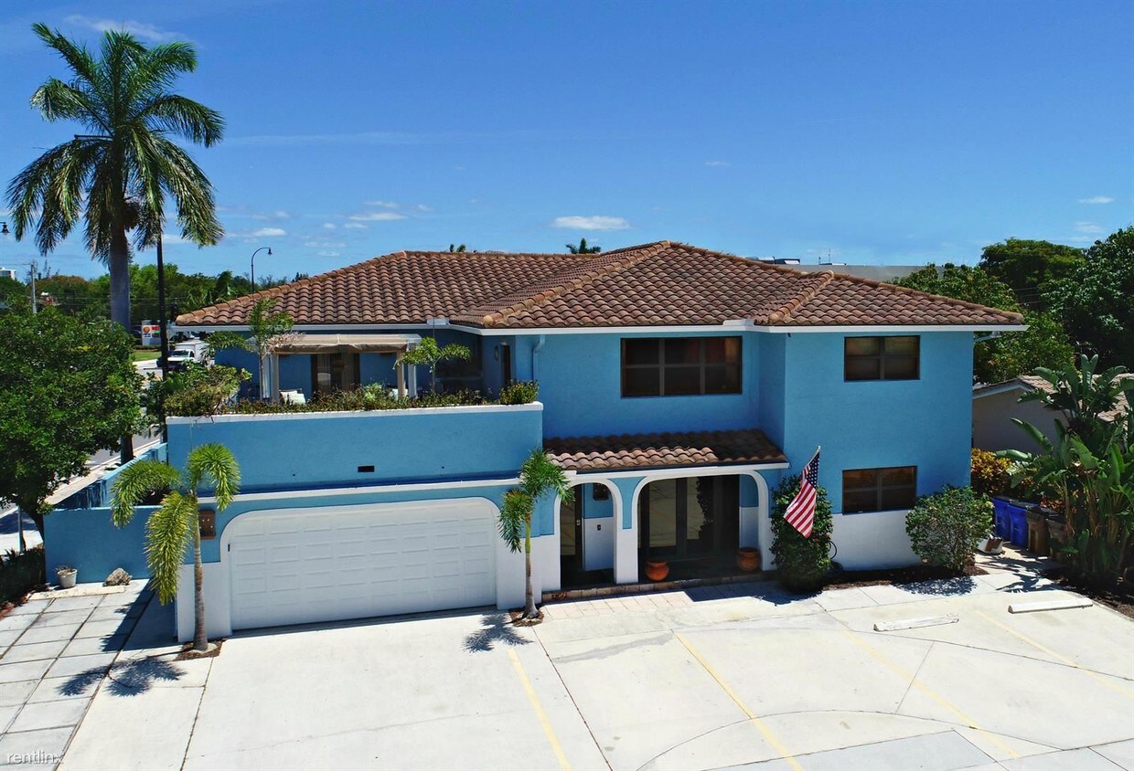2 br, 2 bath - 900 E Hillsboro Blvd - 2 br, 2 bath  - 900 E Hillsboro Blvd