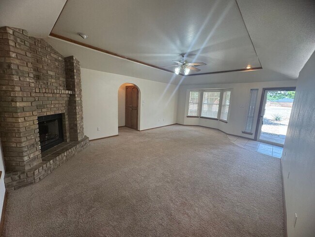Foto del edificio - 3Bd 2Bth Home in the Sought-after Colonial...