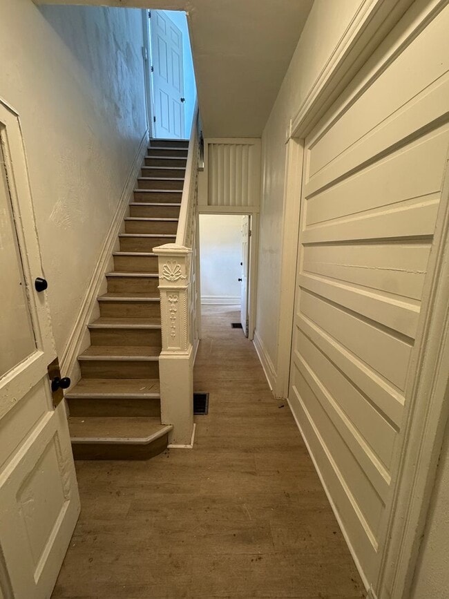 Photo - 540 W 7th Ave Apartment