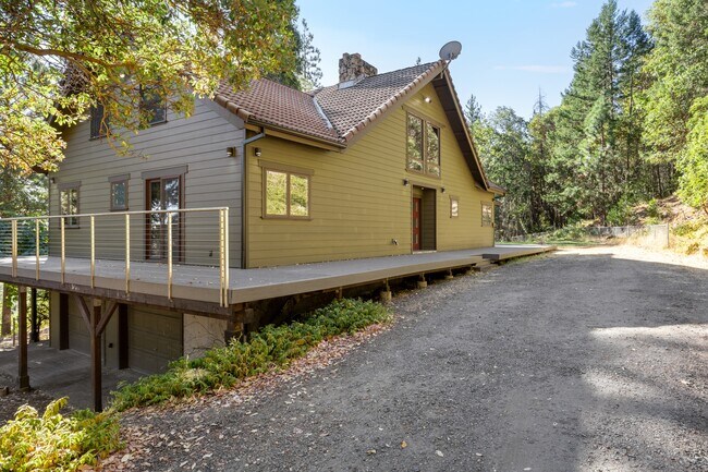 Foto del edificio - 1801 Wagon Trail Dr