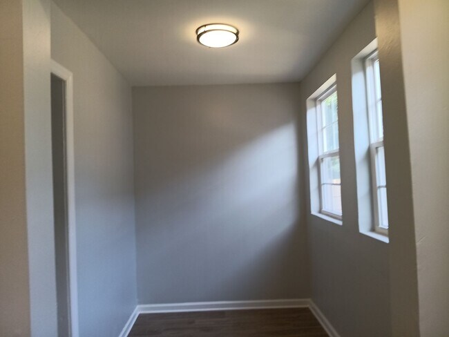 Foto del edificio - Newly Renovated Home in Quite Neighborhood