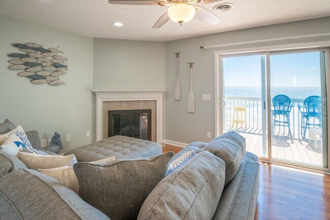 Building Photo - PERFECT FURNISHED RENTAL FOR A WINTER AT THE BEACH
