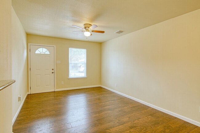 Building Photo - 6410 N Flores St