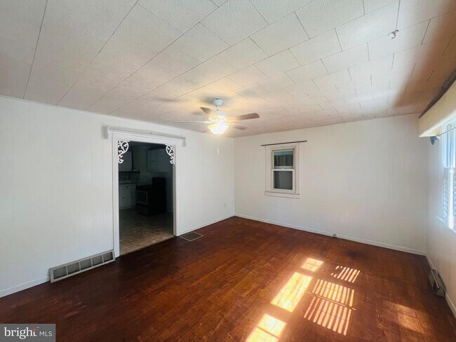 Foto del edificio - 16 Happy Creek Ln