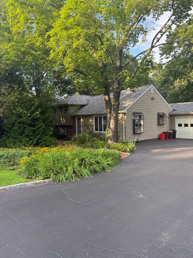 Building Photo - 169 Brooksite Dr