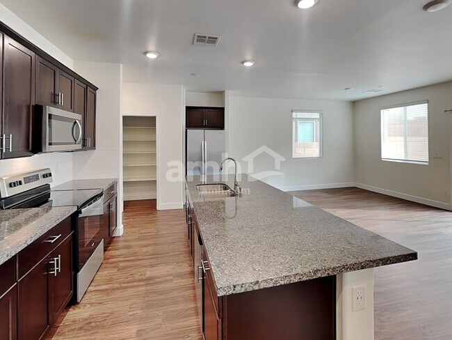 Building Photo - 6121 Wild Lilac Ct
