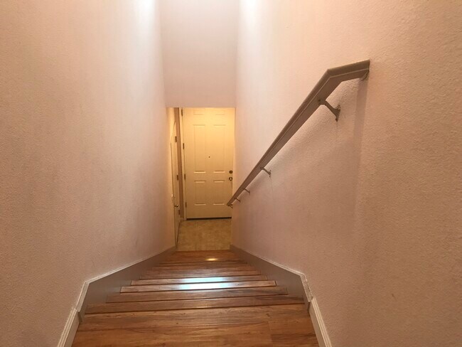 Building Photo - 221 Elworthy Ranch Cir