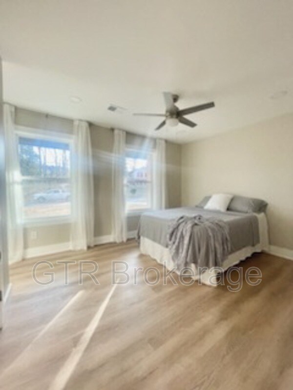 Foto del edificio - 8989 Raven Dr