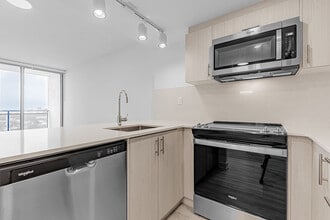 Building Photo - 191 Sherbourne St