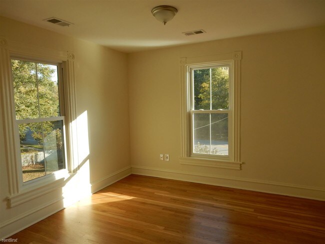 Building Photo - 3 br, 2.5 bath House - 65 Lasalle Ave
