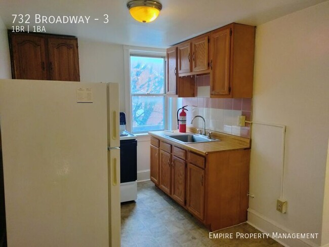 Building Photo - Available Now! 1-Bedroom/1-Bathroom in Bet...