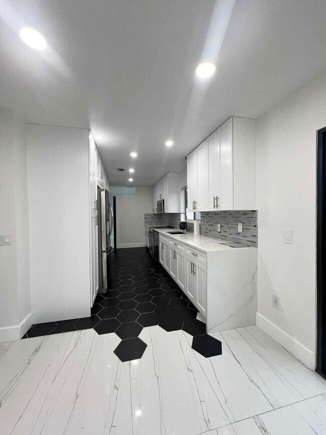 Foto del edificio - 2216 SE Newcastle Terrace