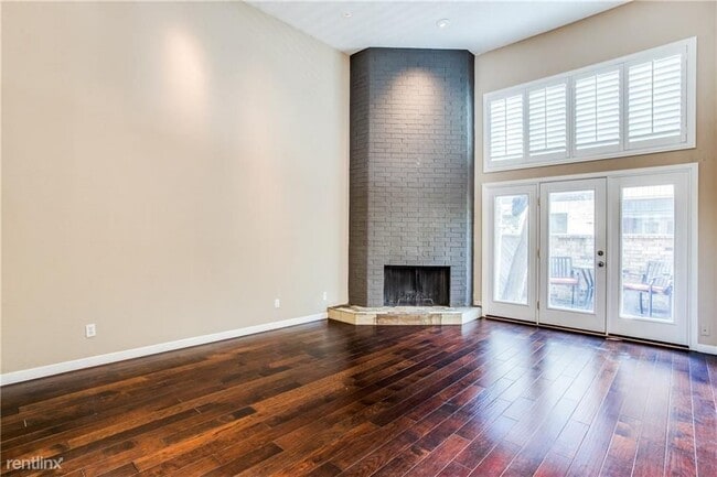 Building Photo - 2 br, 2.5 bath Townhome - 3515 Brown Stree...