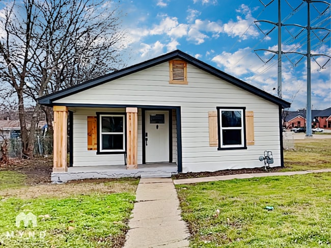 Building Photo - 2129 San Antonio St