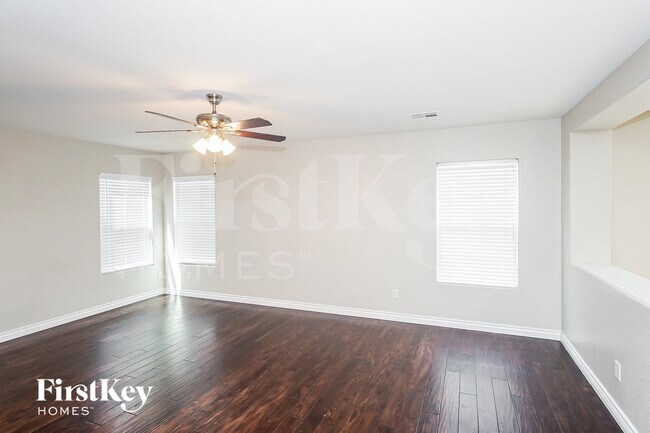 Foto del edificio - 4904 Naff Ridge Dr
