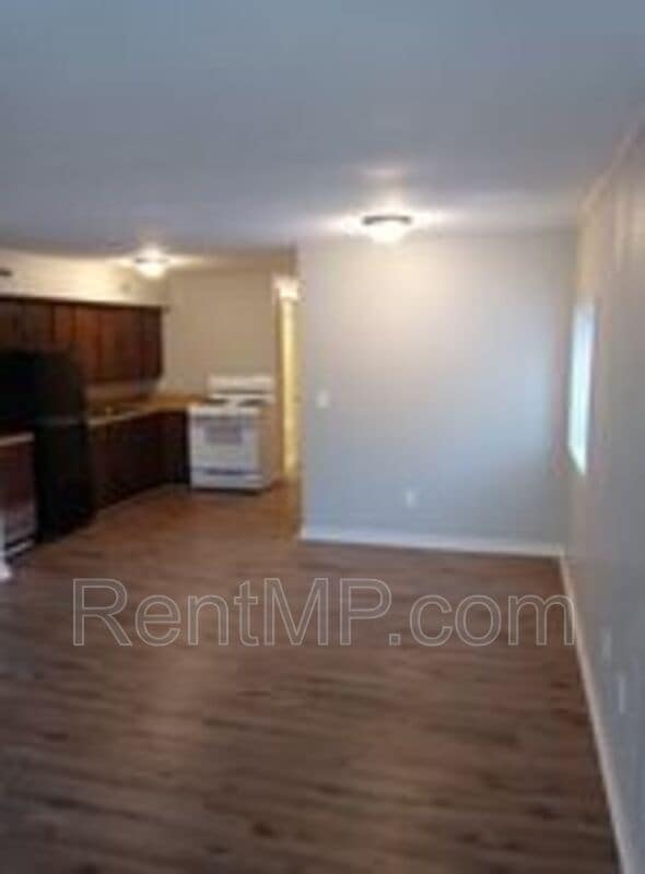 Foto del edificio - 1021 E Broadway St