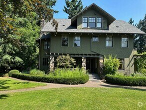 Building Photo - 400 NE 62nd Ave