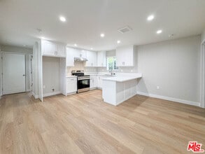 Building Photo - 316 Ximeno Ave