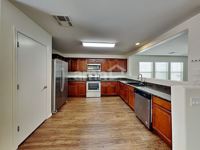 Building Photo - 17182 N 184th Dr