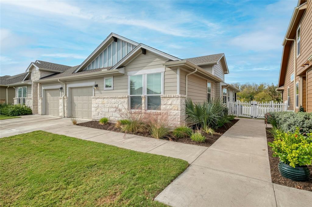 Foto principal - 1701 Logan Dr