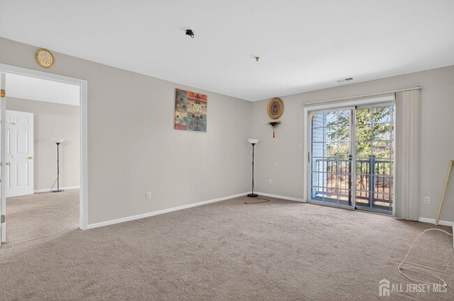 Building Photo - 726 Waterford Dr