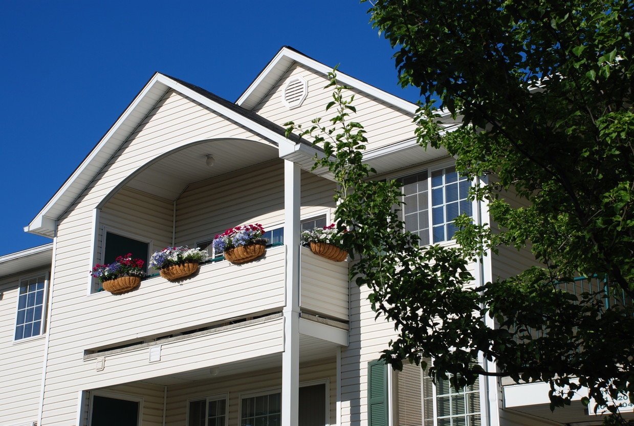 Primary Photo - Granite Court Apartments