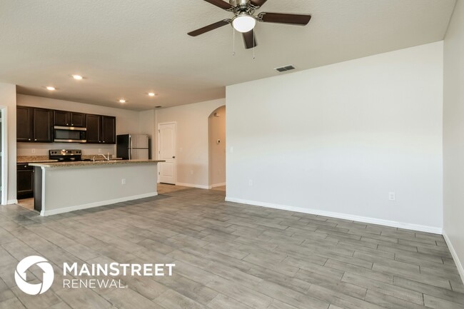 Building Photo - 703 Kindred Ln