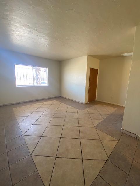 Foto del edificio - FOR RENT