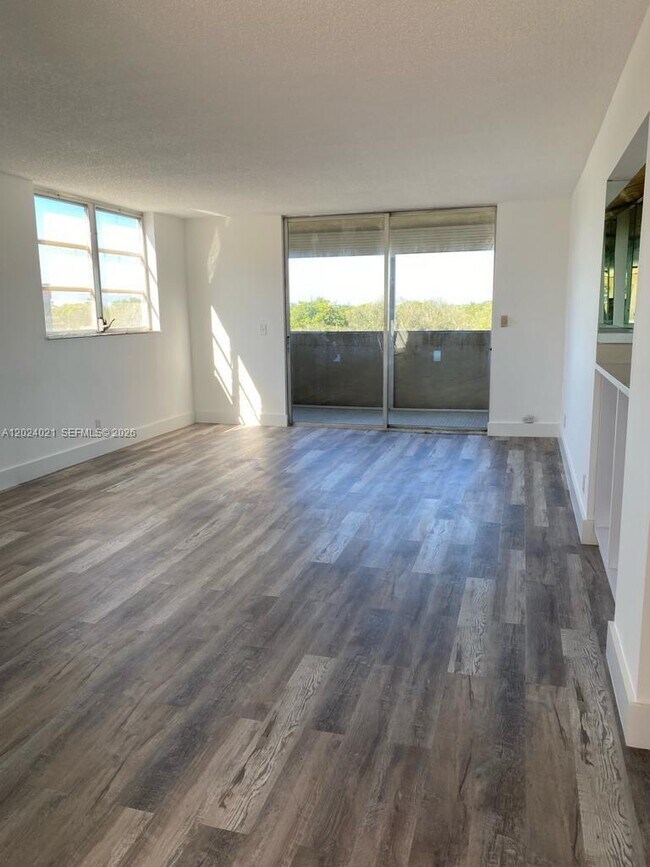 Foto del edificio - 406 NW 68th Ave