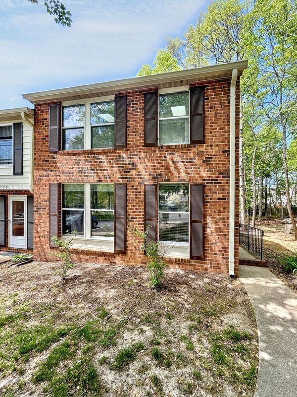 Primary Photo - 1773 Robins Nest Ct