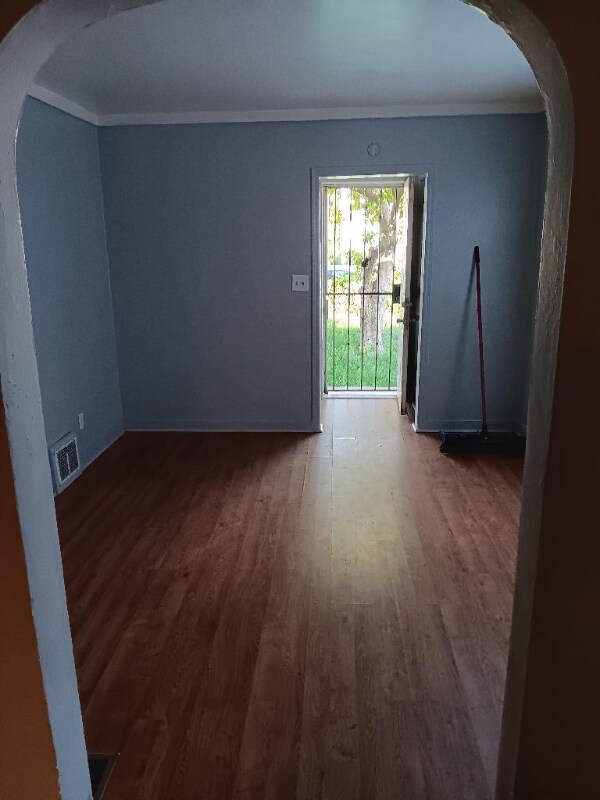 3925 Ivy St Unit 1R, East Chicago, IN 46312 Room for Rent in East