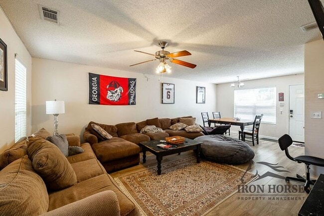 Building Photo - 336 Bridgewater Cir