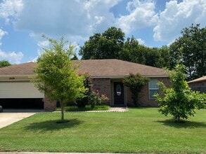 Building Photo - 1809 Liberty Hill Dr