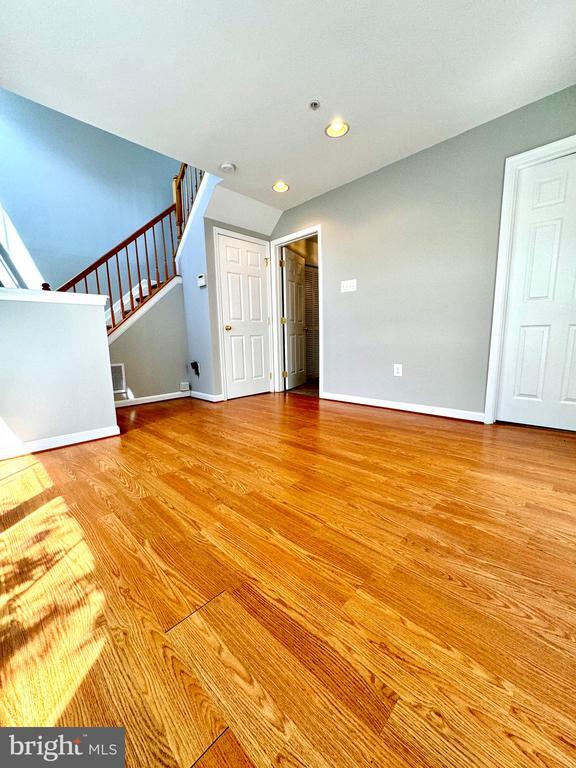 Foto del edificio - 2062 Clipper Park Rd