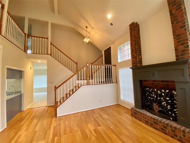 Building Photo - 4107 Palmer Plantation Dr